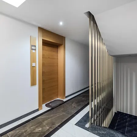Kyrenia Beachside Flat * קיירניה