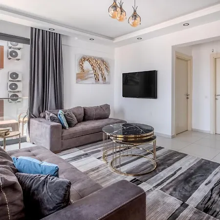 Kyrenia Beachside Flat דירה *